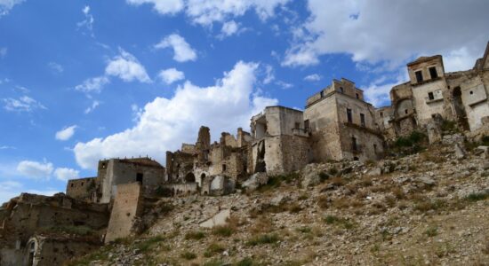 Storia Di Un Paese Fantasma